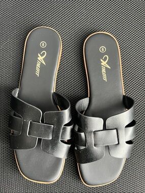 Athlefit Black Women's Size 8 Slide Sandals with Interwoven Strap